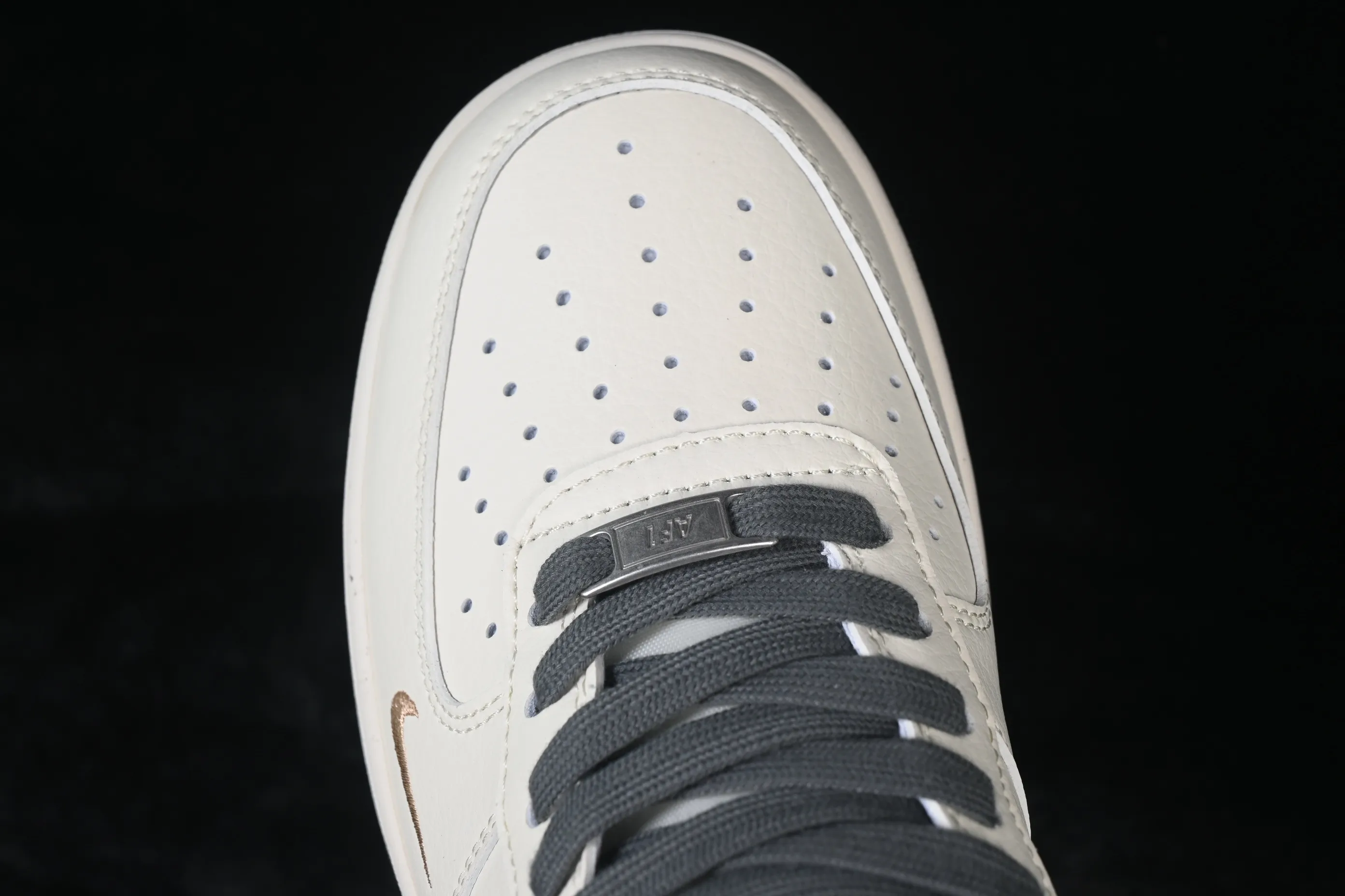 All categories Nk Air Force 1 Air Force series Nk Air Force 1 Low Air Force low-top Nike Air Force 1'07 Low Stusi co-branded rice dark gray gold label Air Force 1 low-top casual sneakers XX3168-223